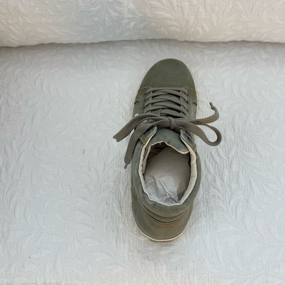 Taos Top Star High Tops NIB Size 8 Color: Sage - Picture 5 of 6
